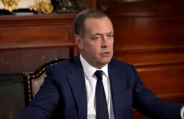 Медведев: Зеленски наноси штету интересима америчког предсједника