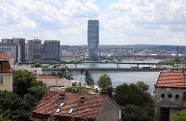 U Srbiji sutra prijevremeni parlamentarni izbori, u BiH registrirano 19.800 birača