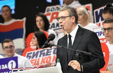 Vučić bjesnio pred strankom i zaprijetio novoj vlasti: 